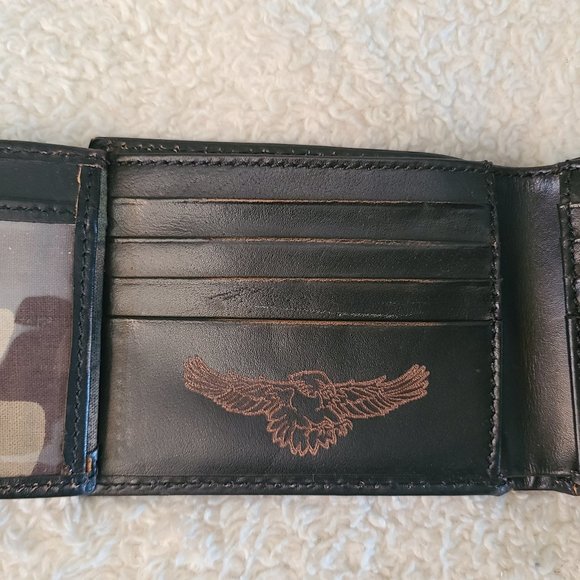 Relic by Fossil Glison Embossed Traveler Leather Wallet - Picture 5 of 9